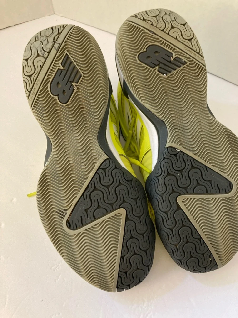 New Balance womens 1296. Neon Yellow Athletic Sneakers size 5